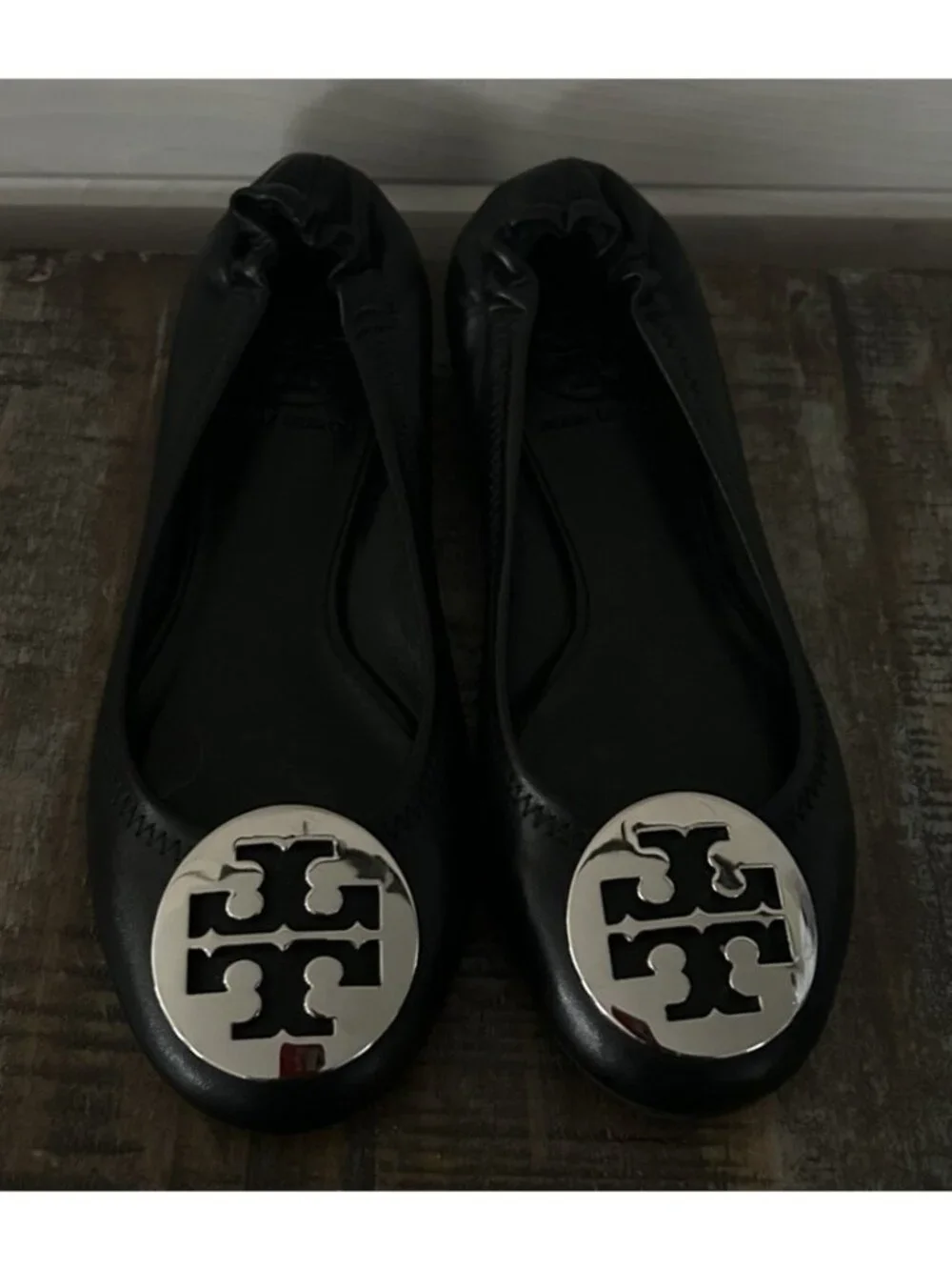 Tory Burch Sz 4M Womens Reva Ballet Flats Black Leather Silver Tone Logo